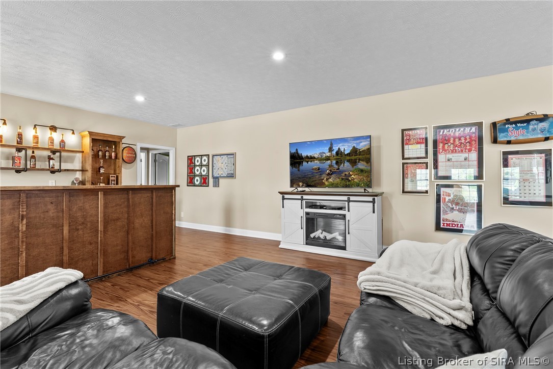 6700 Sunny Drive