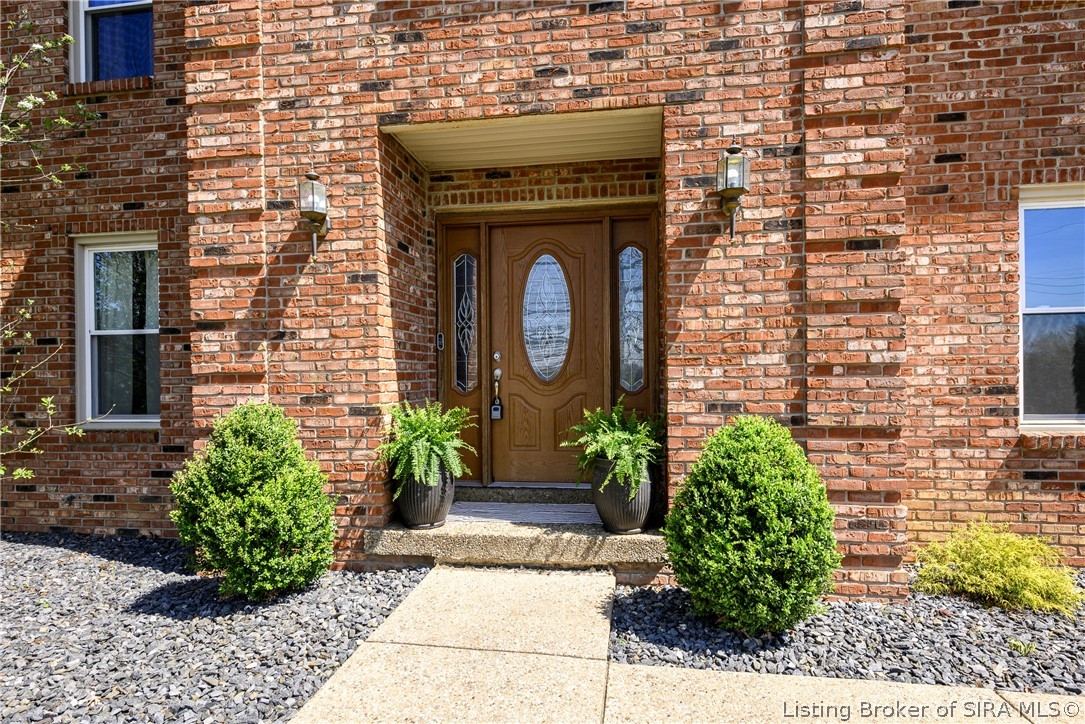 7456 Saddlebrook Court