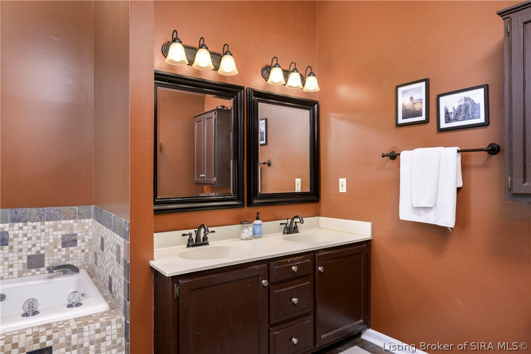 7456 Saddlebrook Court