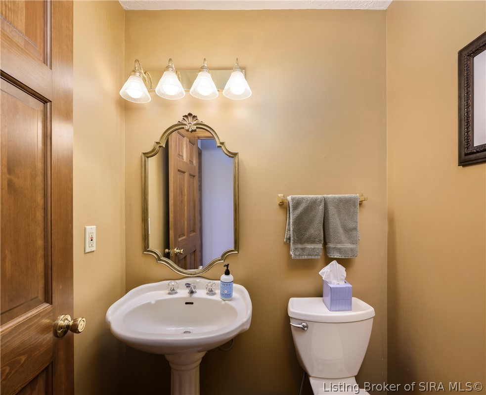 7456 Saddlebrook Court