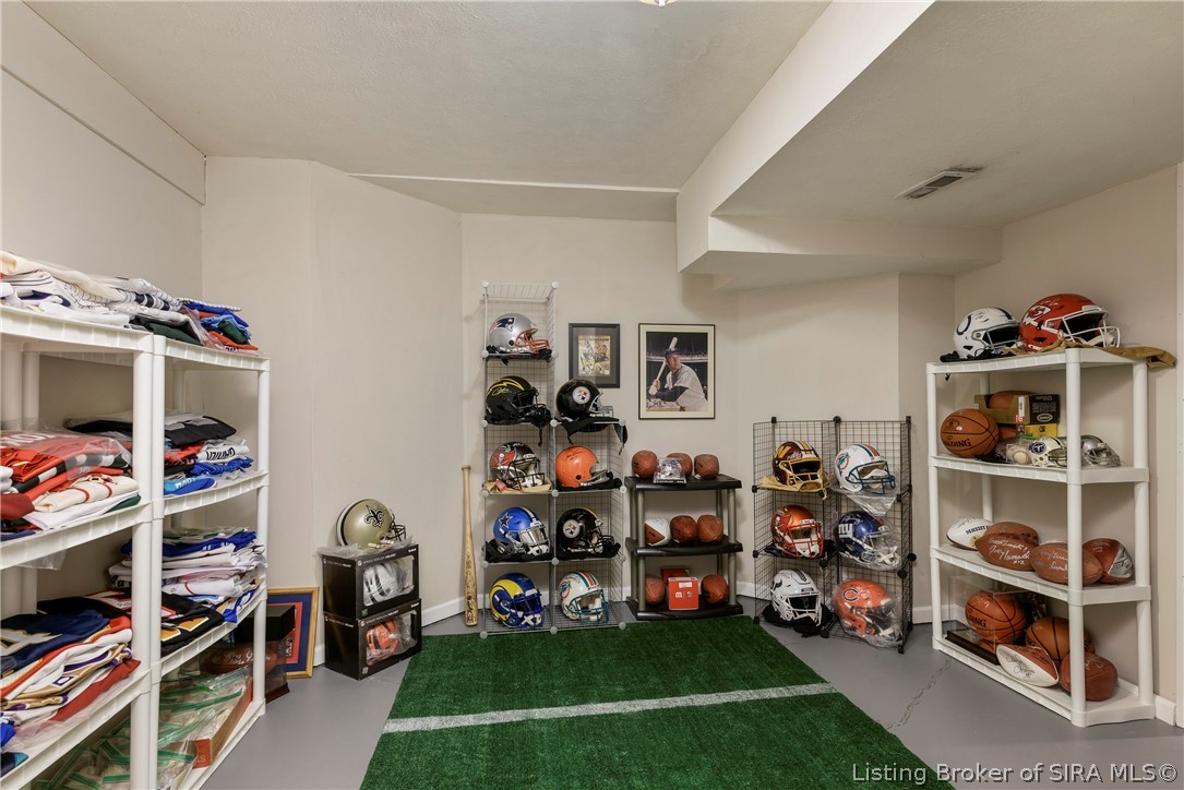 7456 Saddlebrook Court