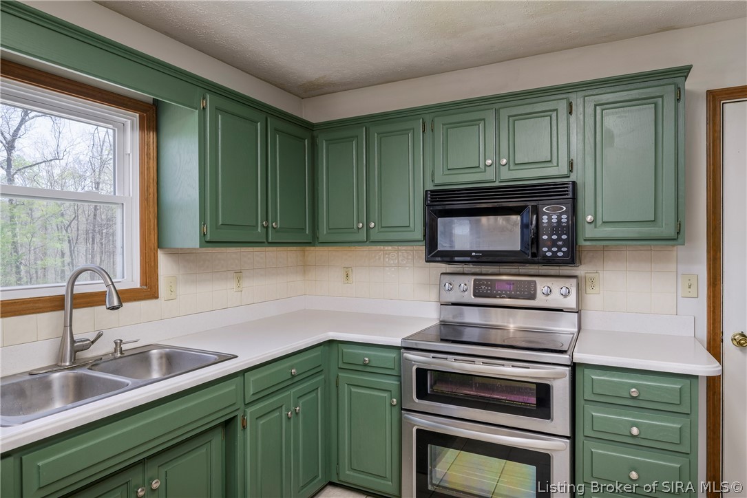 7456 Saddlebrook Court
