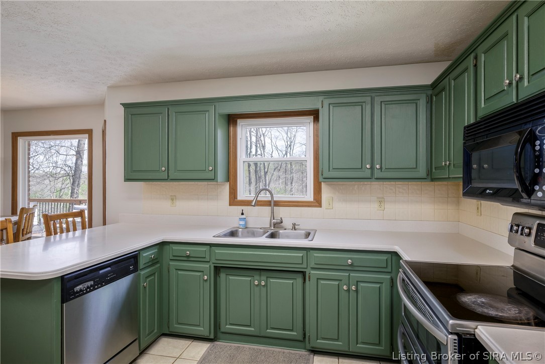 7456 Saddlebrook Court