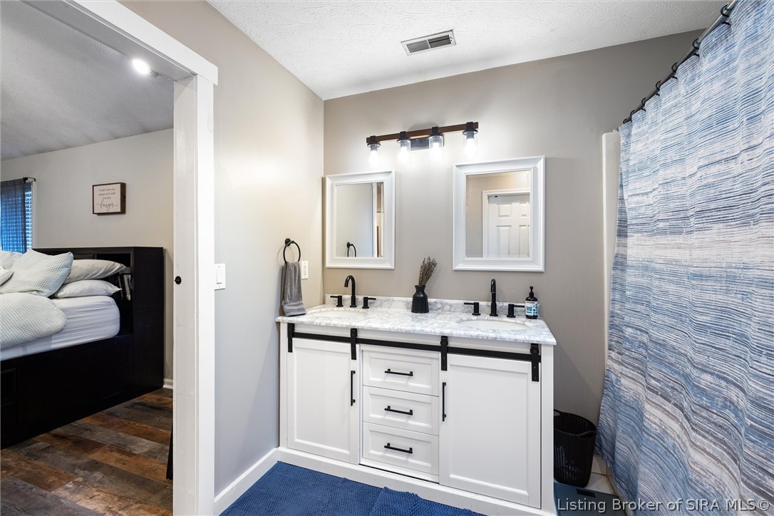 4013 Decker Court
