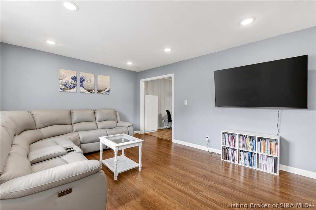 15 Robin Road