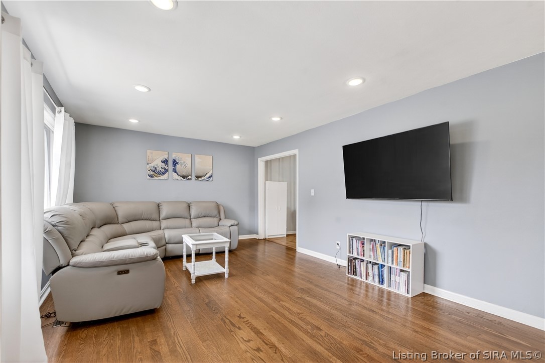 15 Robin Road