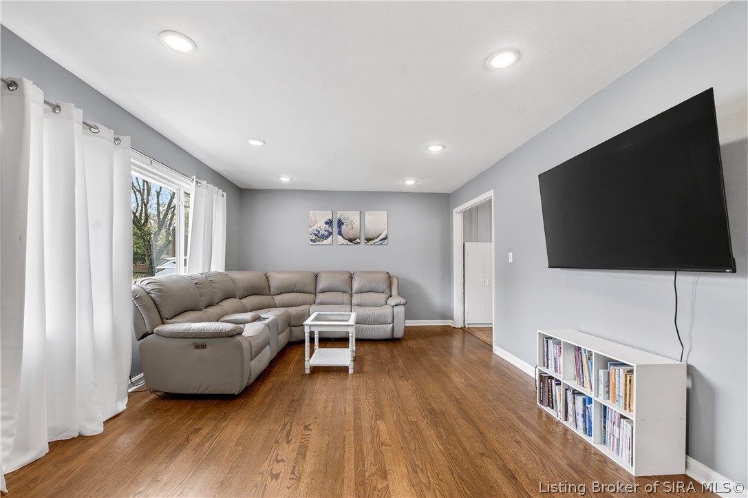 15 Robin Road