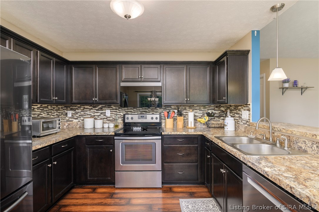 11905 Columbus Parkway