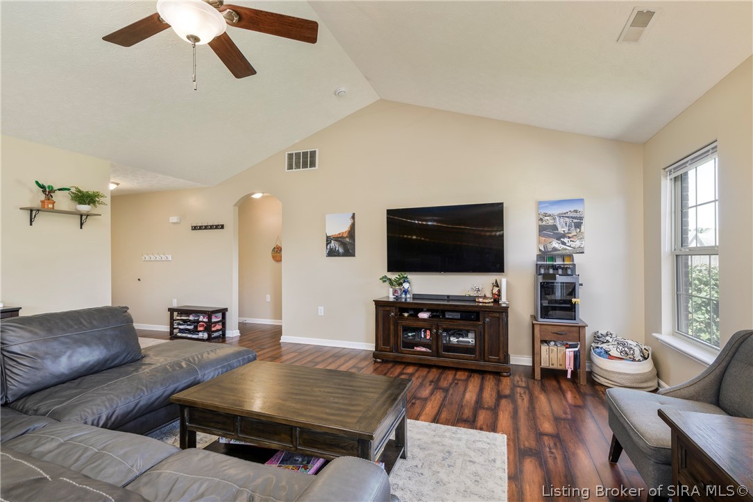 11905 Columbus Parkway