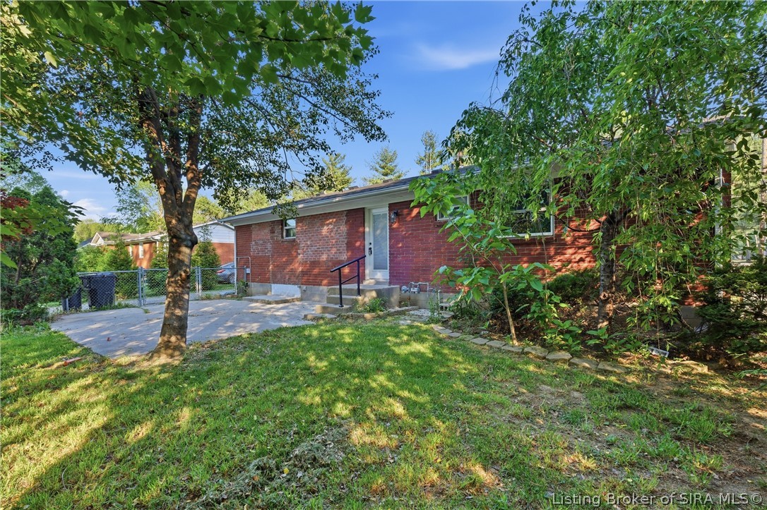 1520 E 8th Street