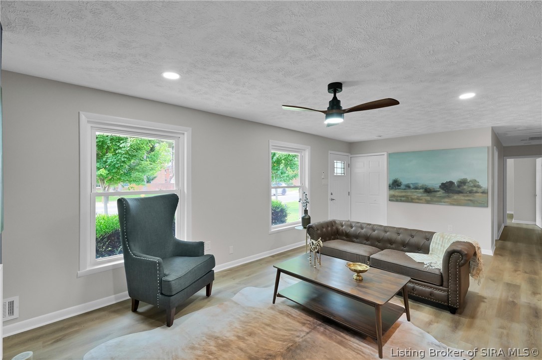 1520 E 8th Street