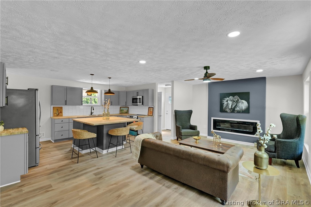 1520 E 8th Street