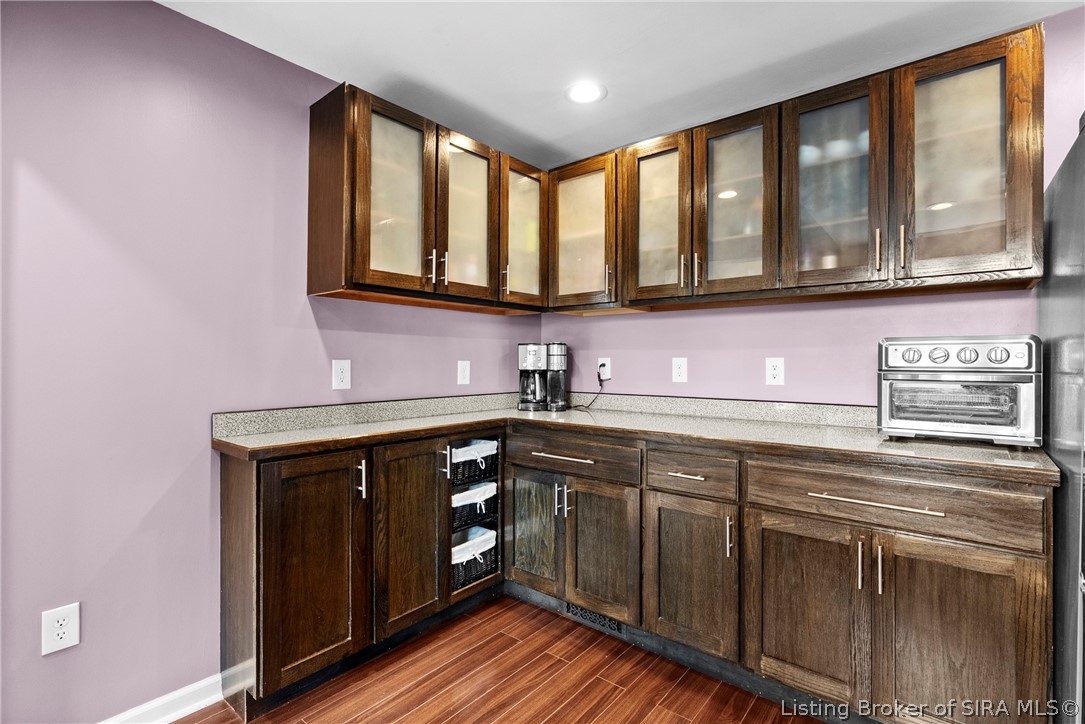 122 E Bowne Boulevard