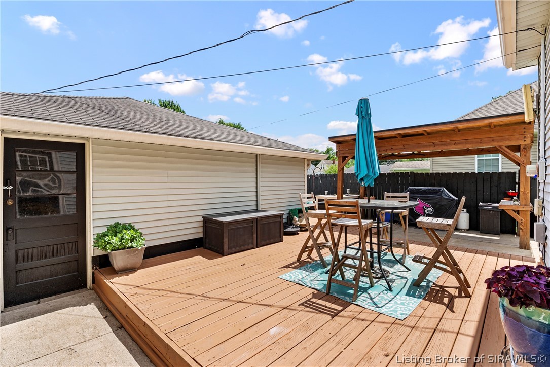 122 E Bowne Boulevard