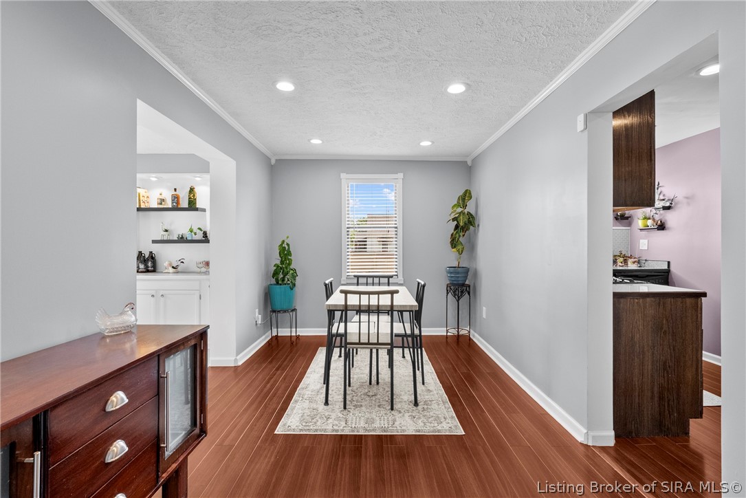 122 E Bowne Boulevard