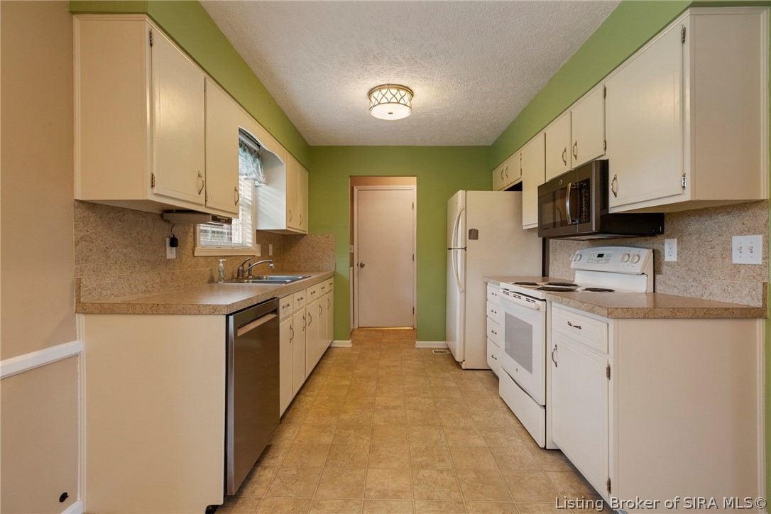 405 Hemlock Road