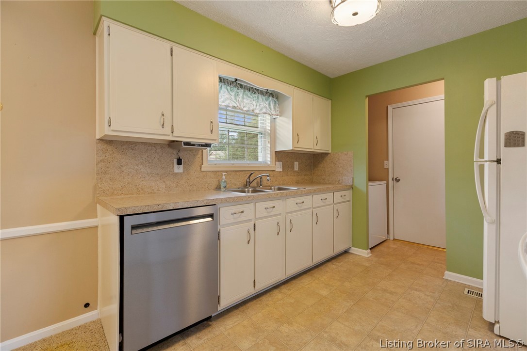 405 Hemlock Road