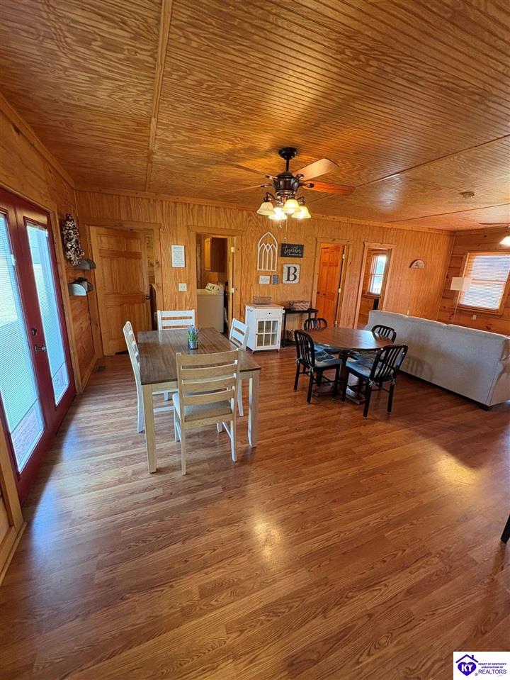 180 Tulip Lane