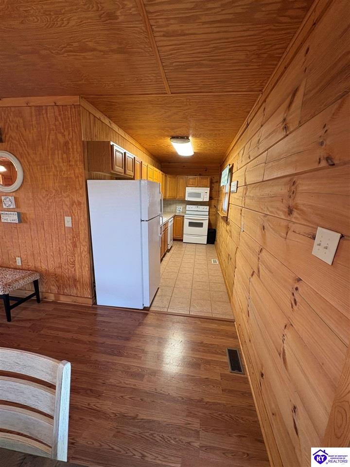 180 Tulip Lane