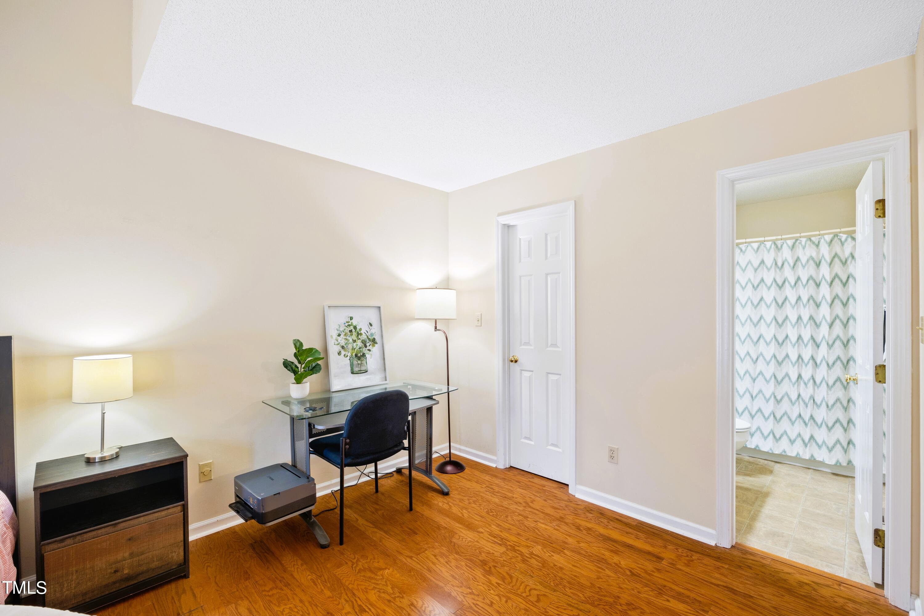 2109 Cedarbluff Court