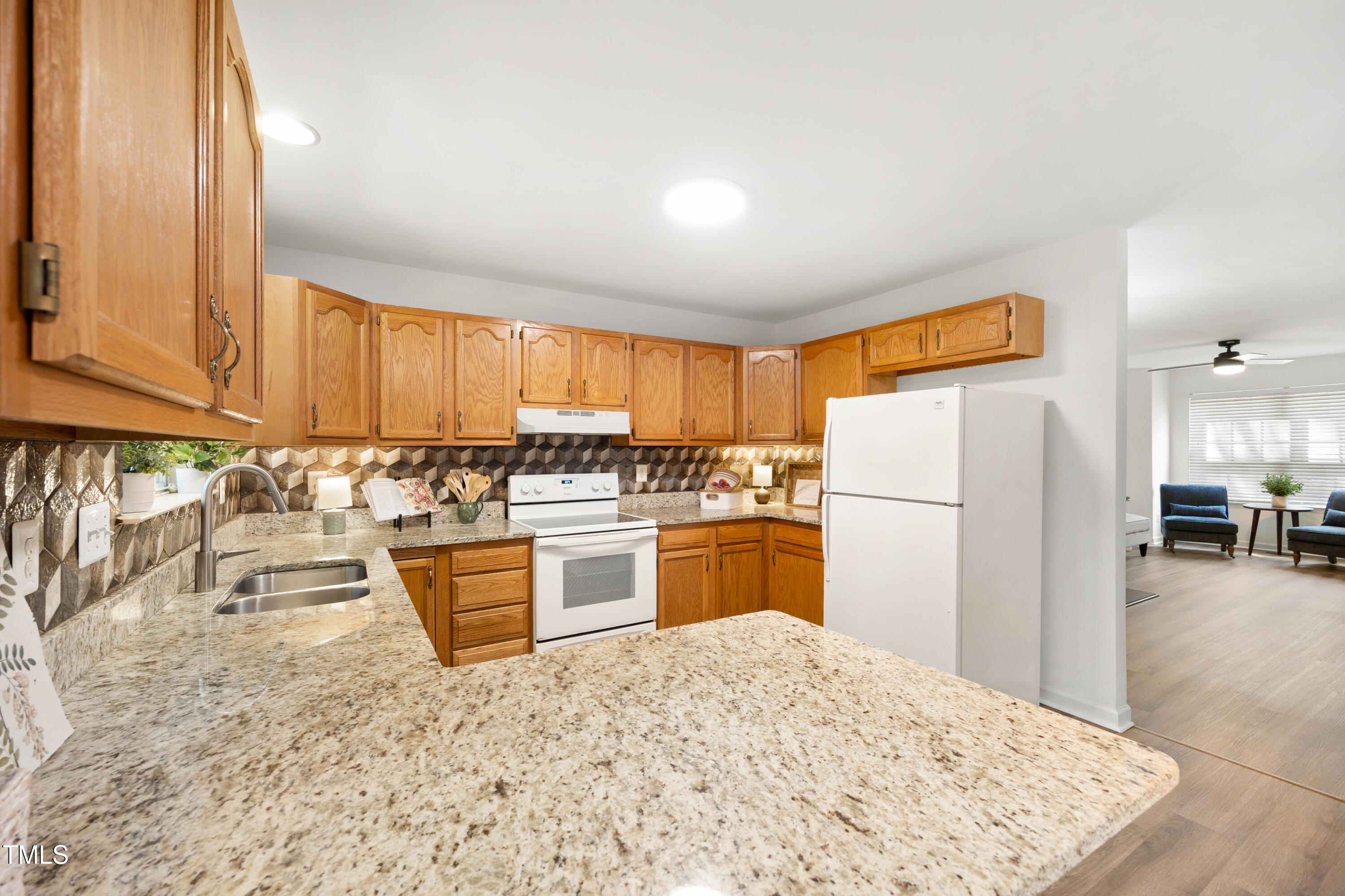 102 Climbing Ivy Court