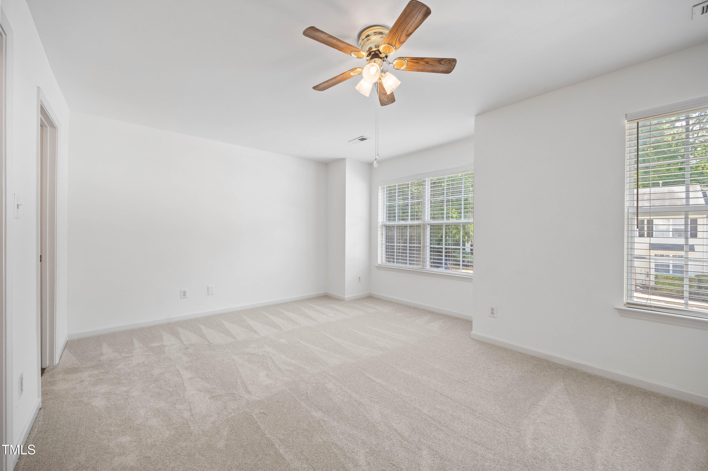 102 Climbing Ivy Court