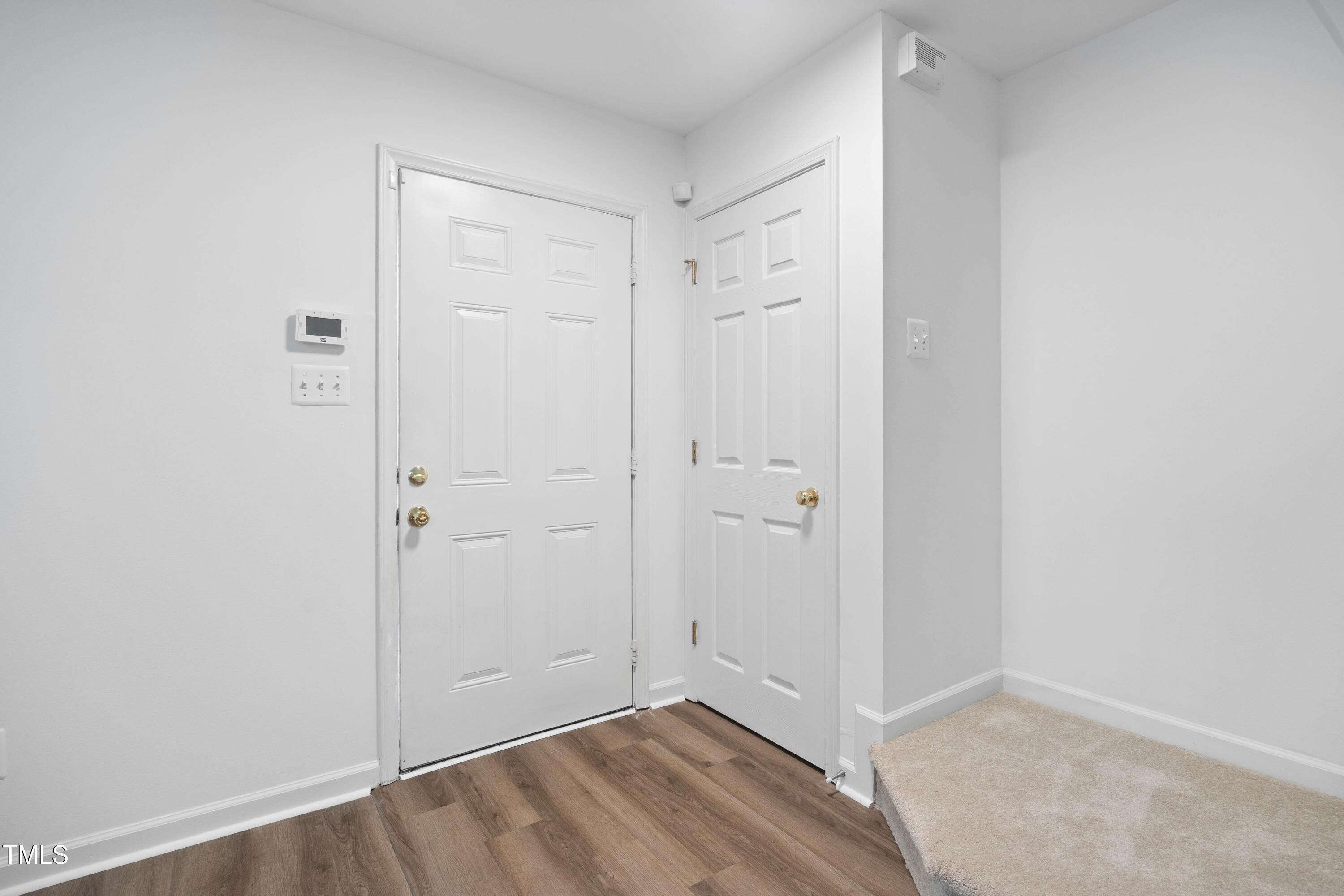 102 Climbing Ivy Court