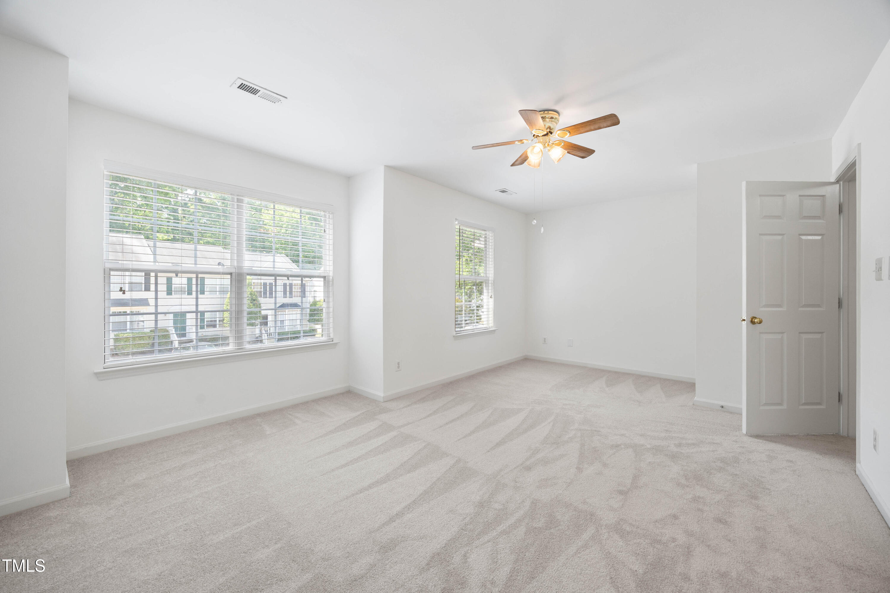 102 Climbing Ivy Court