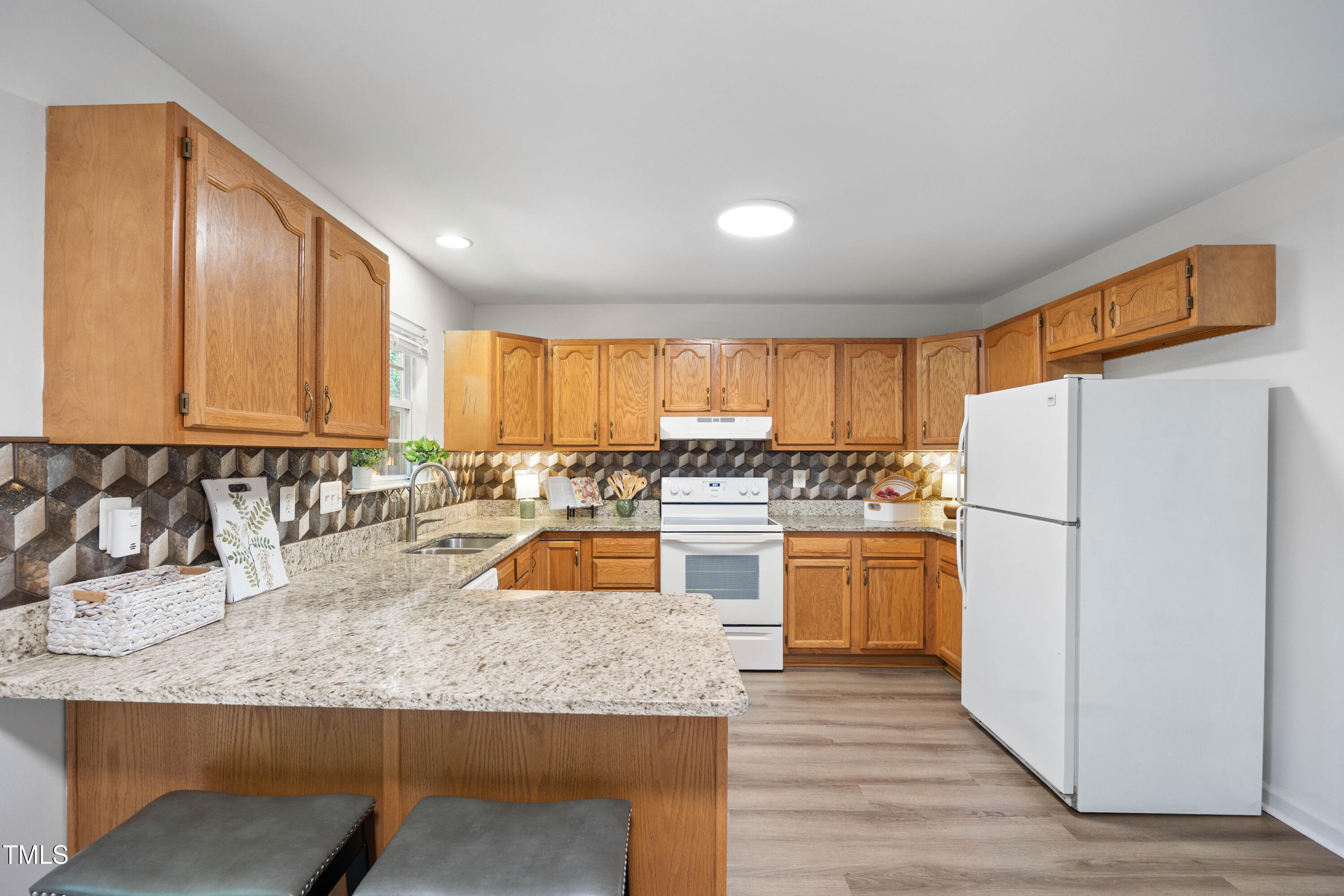 102 Climbing Ivy Court