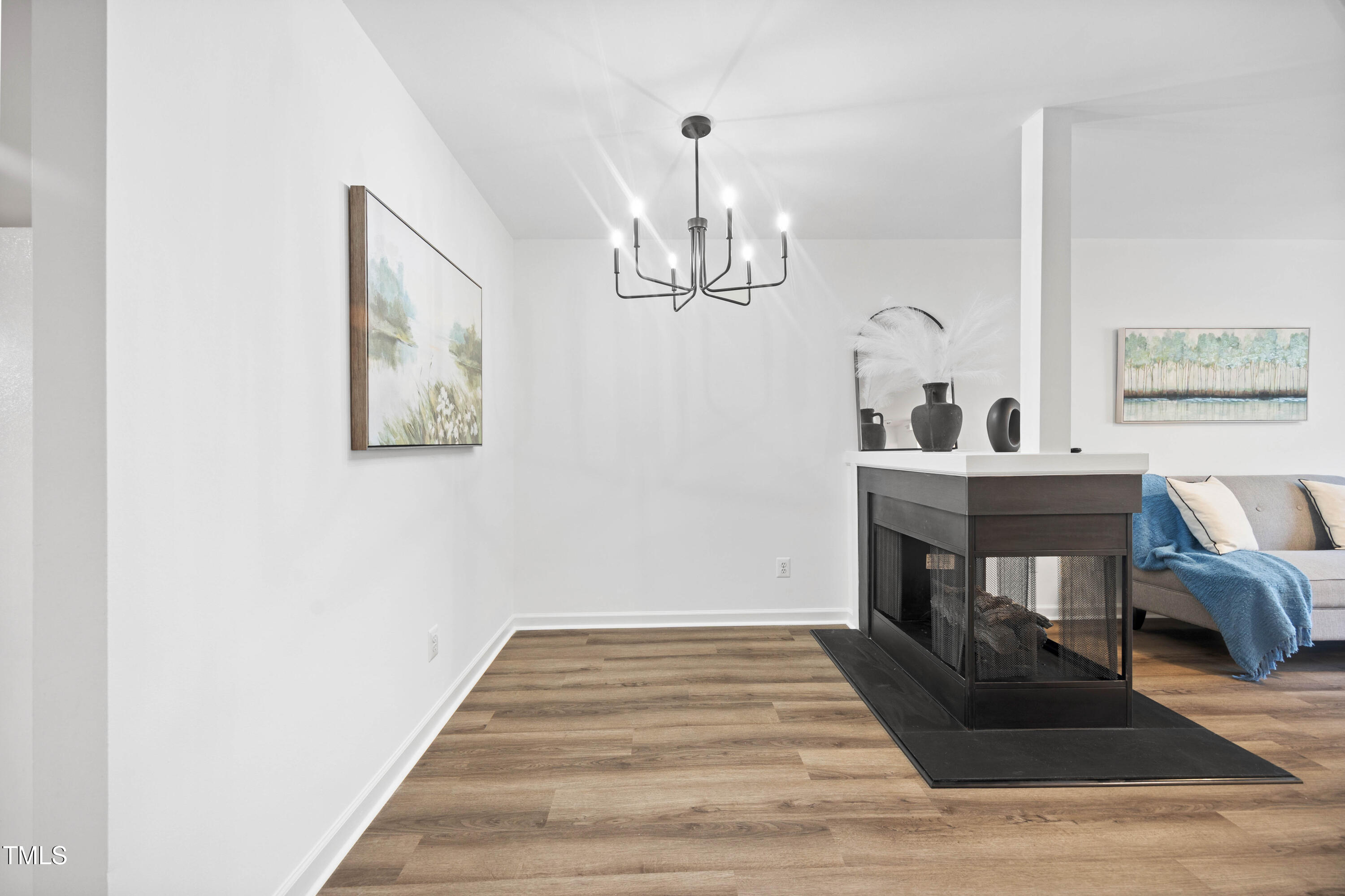 102 Climbing Ivy Court