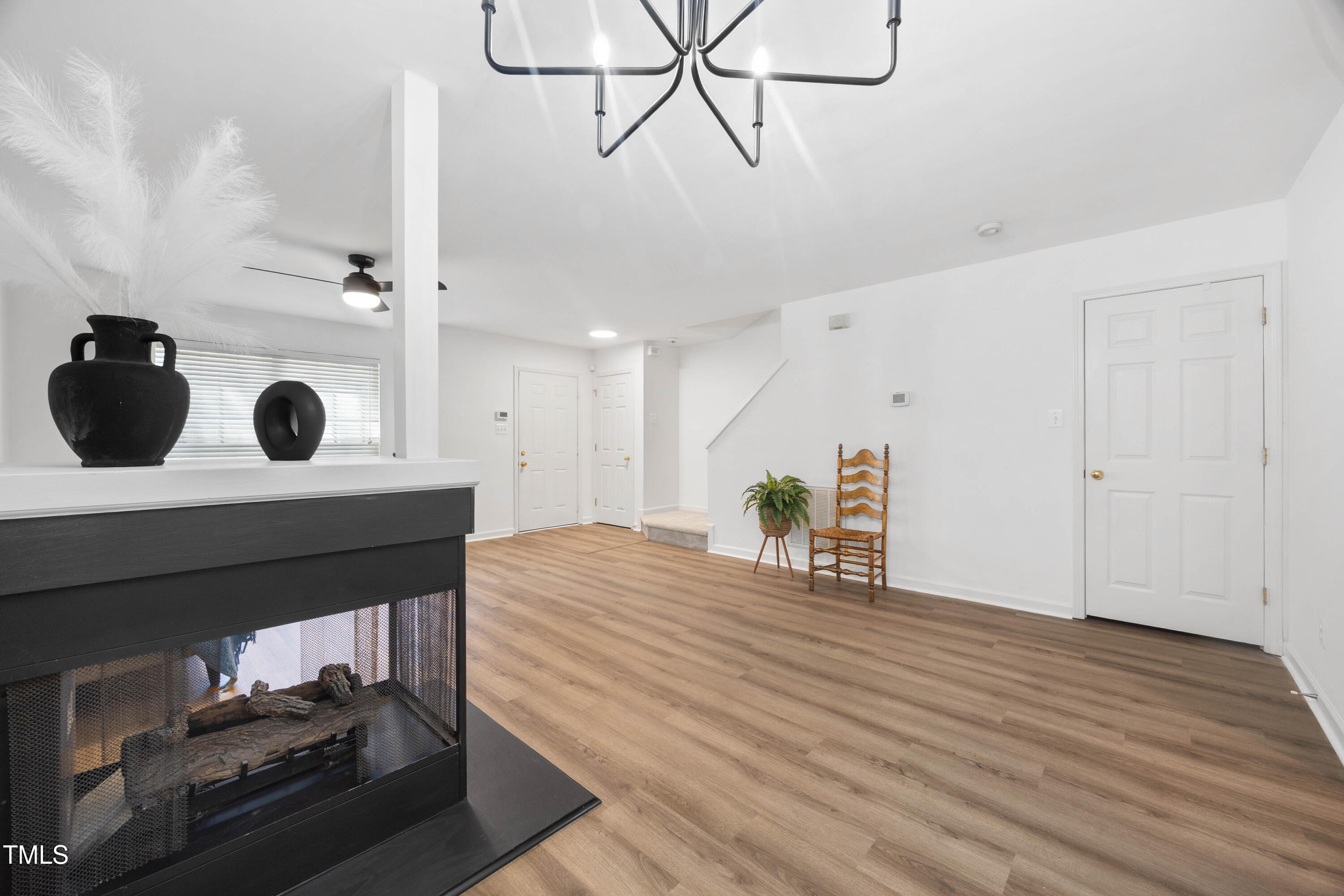 102 Climbing Ivy Court