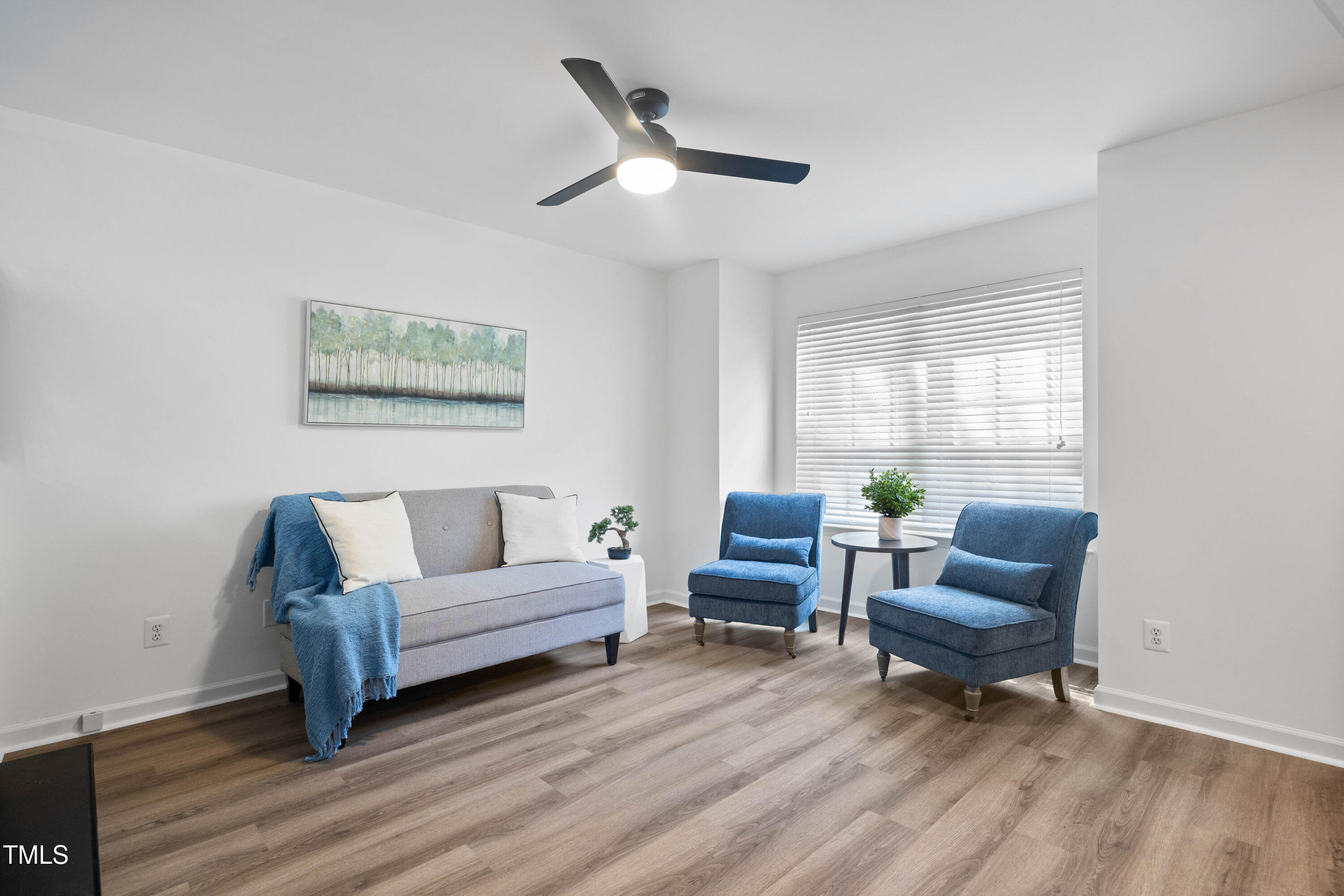 102 Climbing Ivy Court