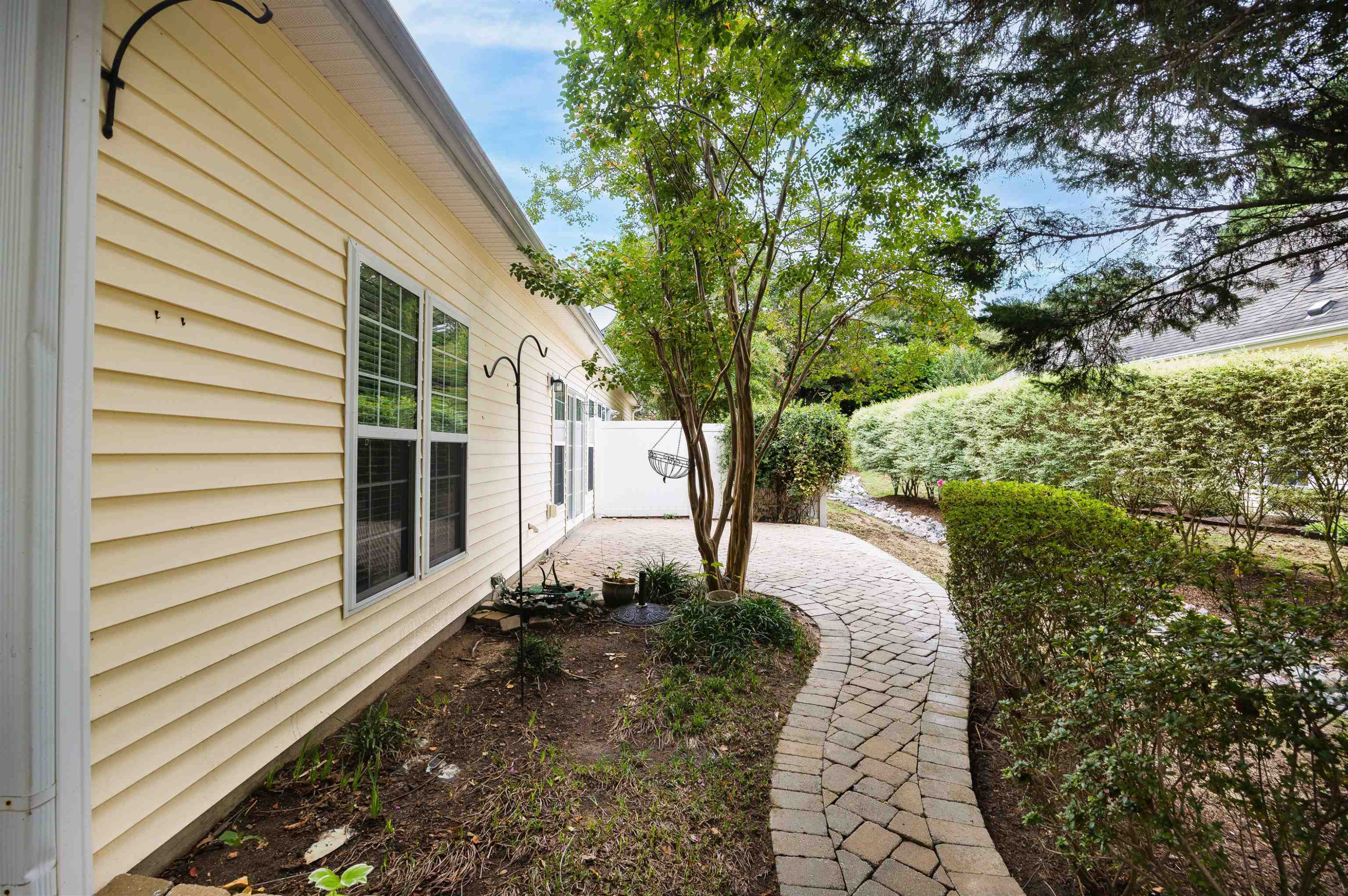 2512 Bent Green Street