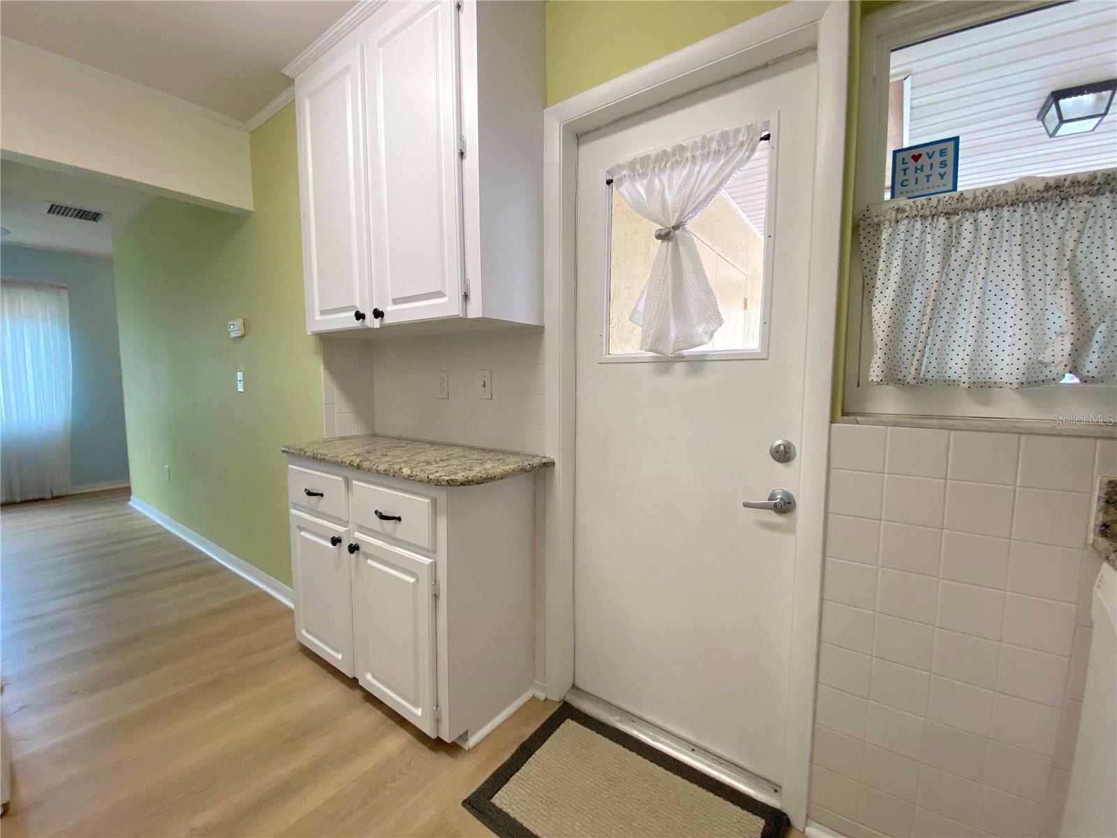 390 301 BLVD W #21A