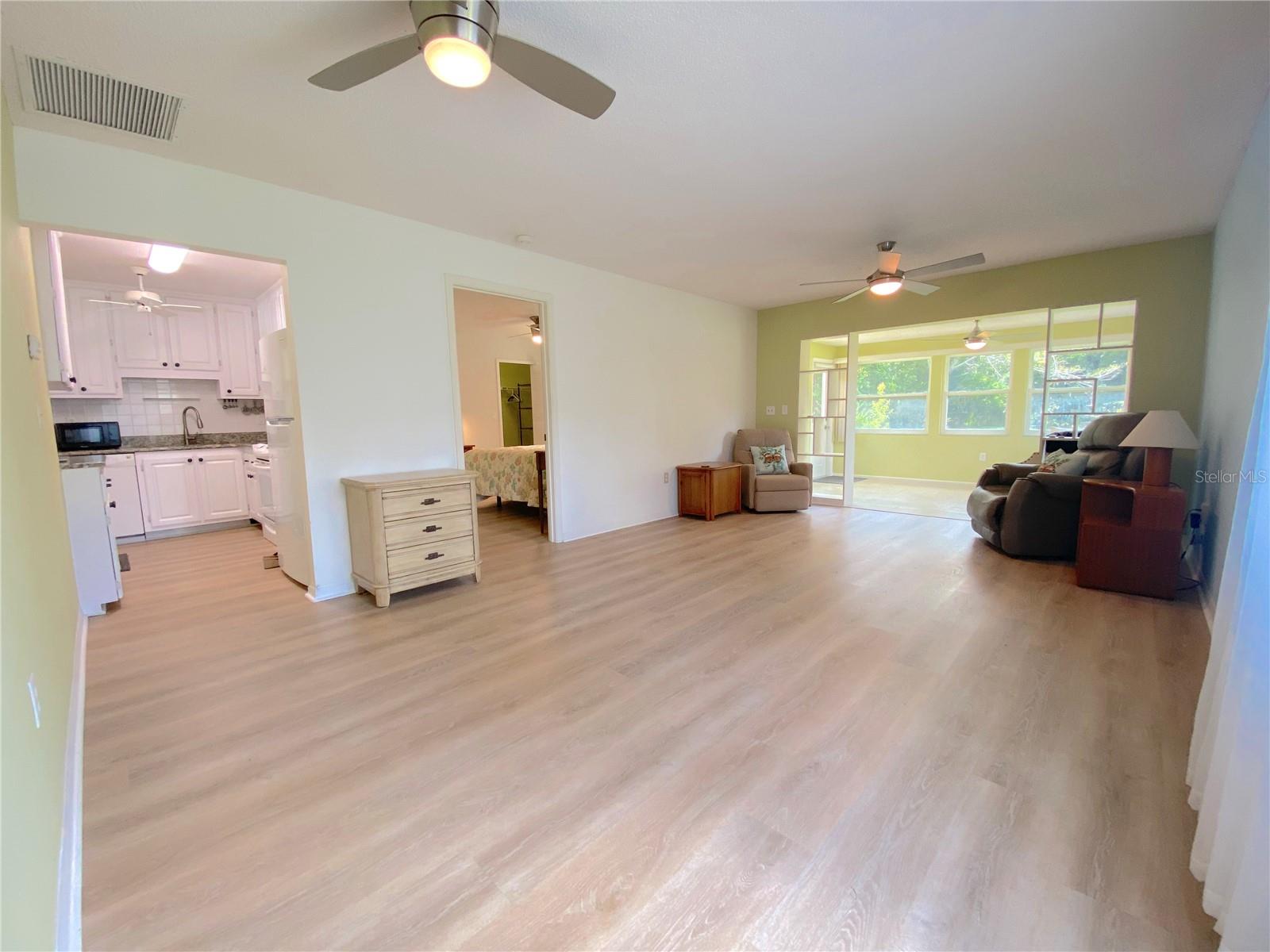 390 301 BLVD W #21A