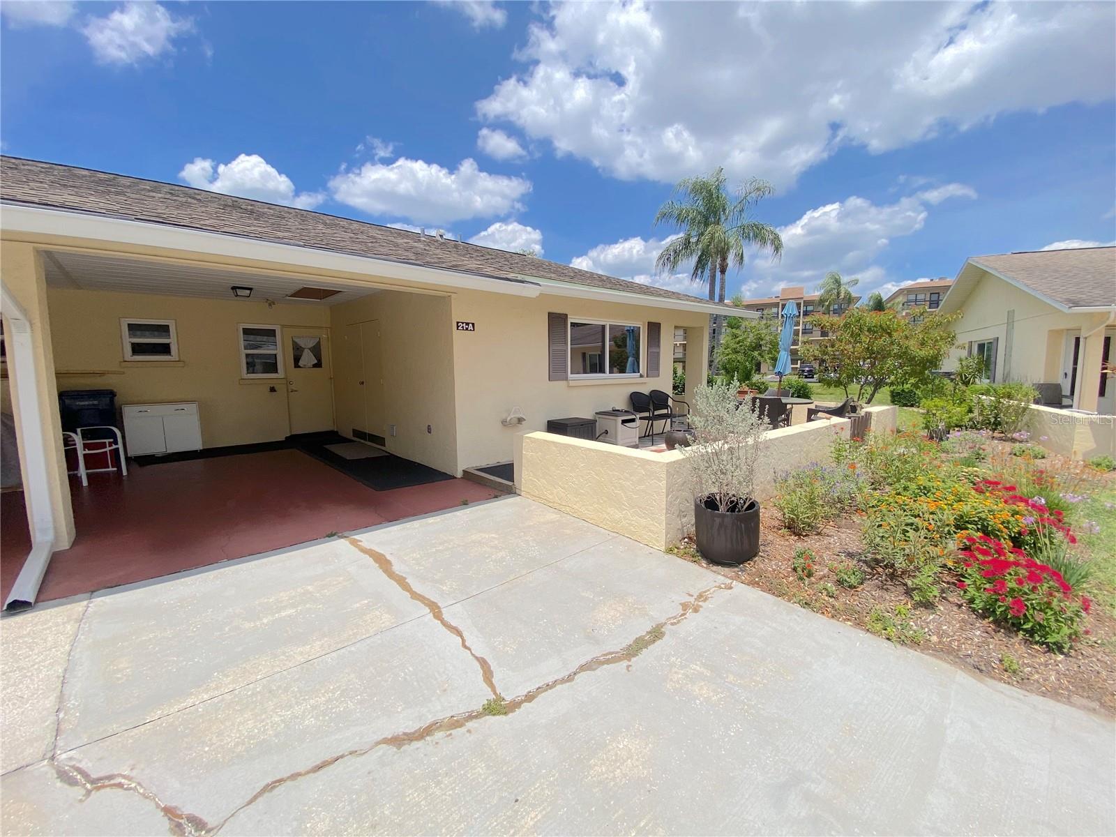 390 301 BLVD W #21A