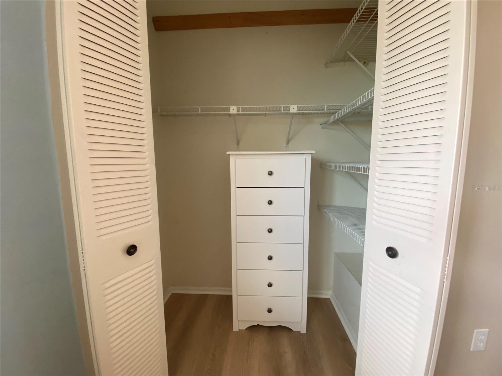 390 301 BLVD W #21A