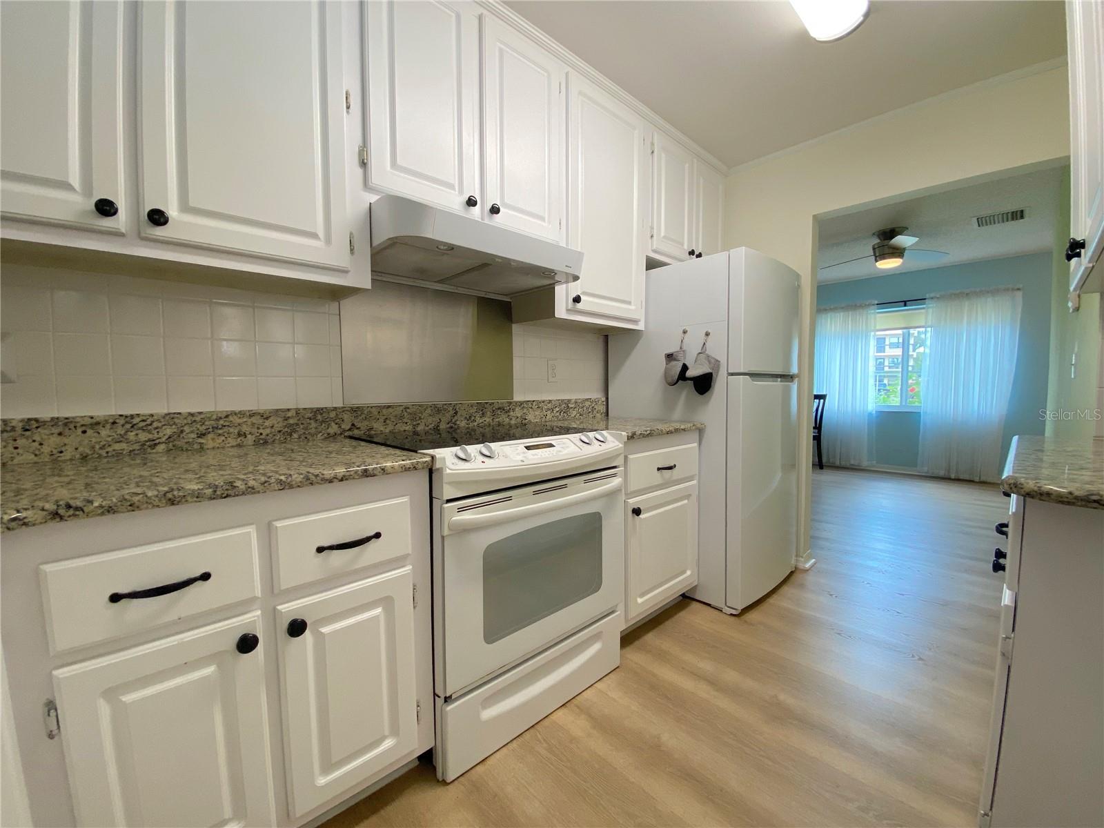 390 301 BLVD W #21A