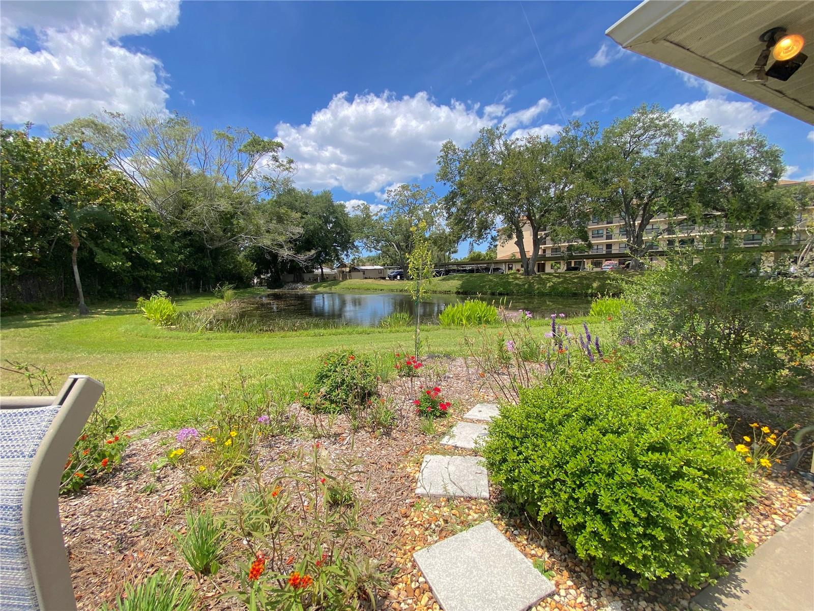 390 301 BLVD W #21A