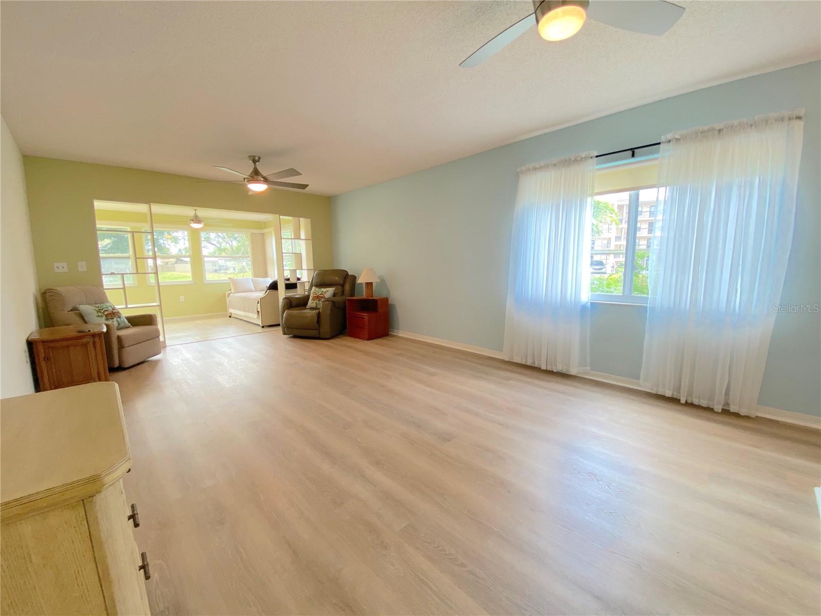 390 301 BLVD W #21A