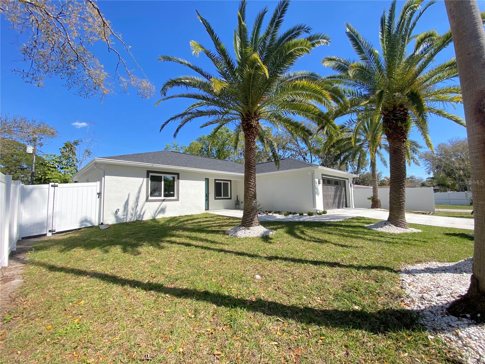 3887 HAWKEYE CIR