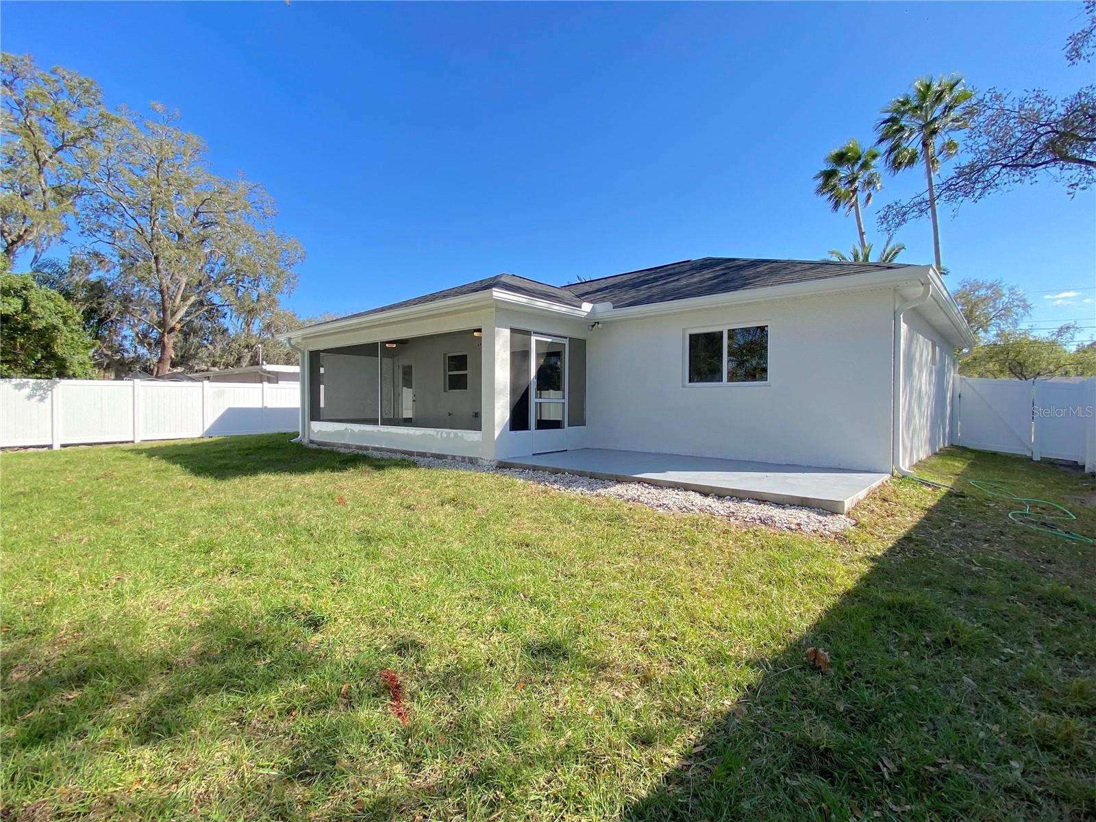 3887 HAWKEYE CIR