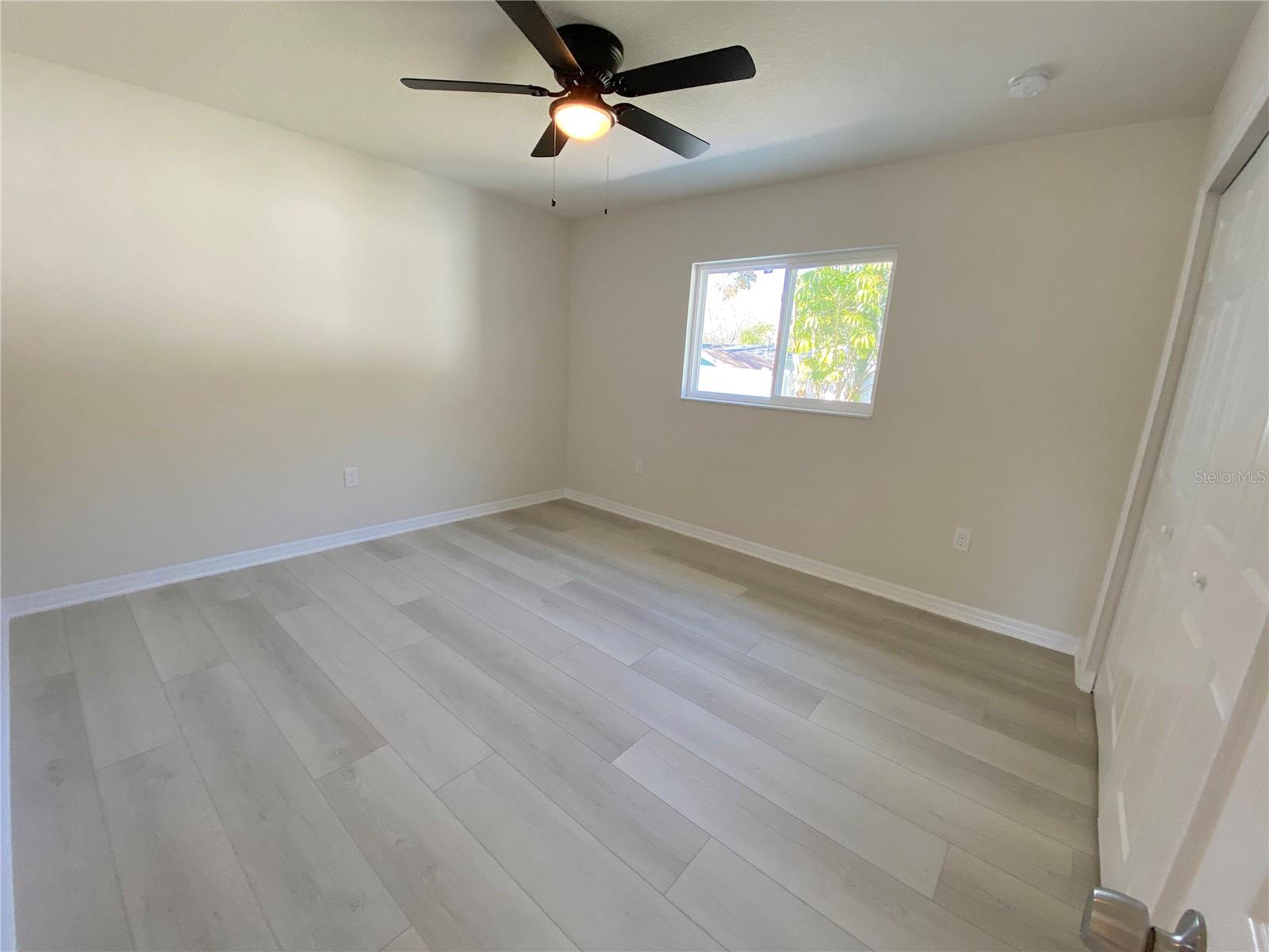 3887 HAWKEYE CIR