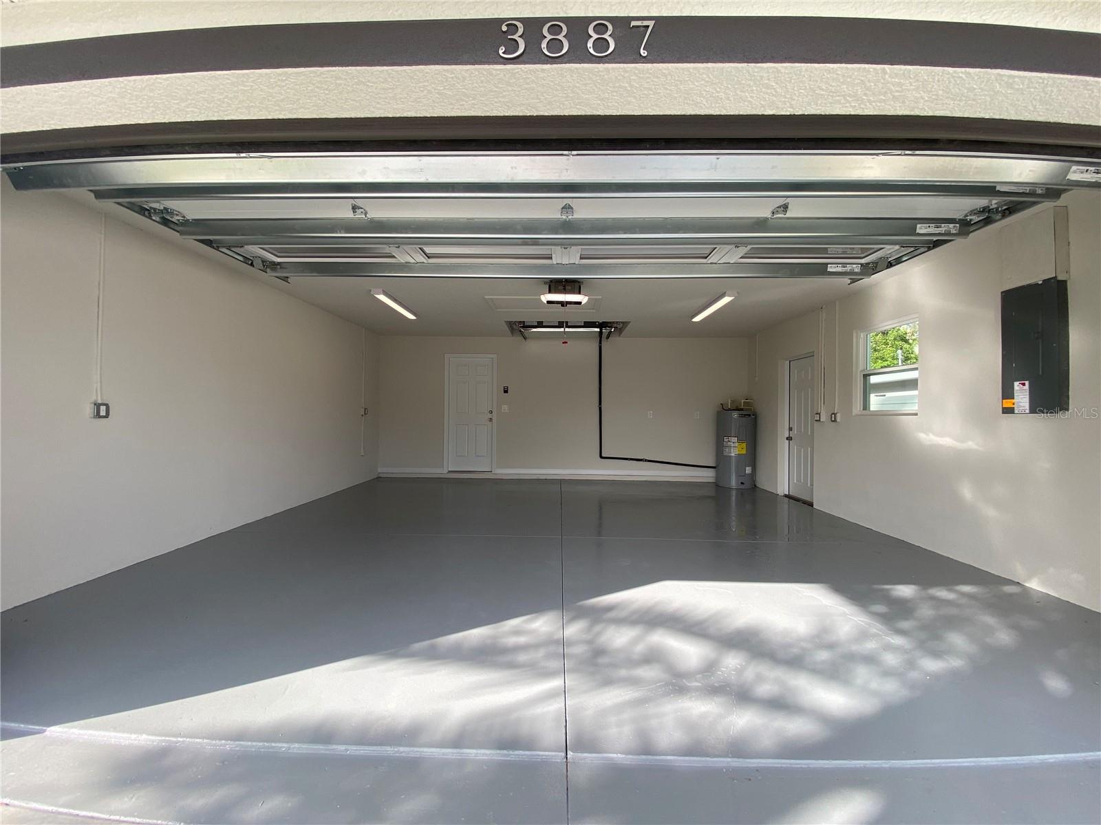 3887 HAWKEYE CIR