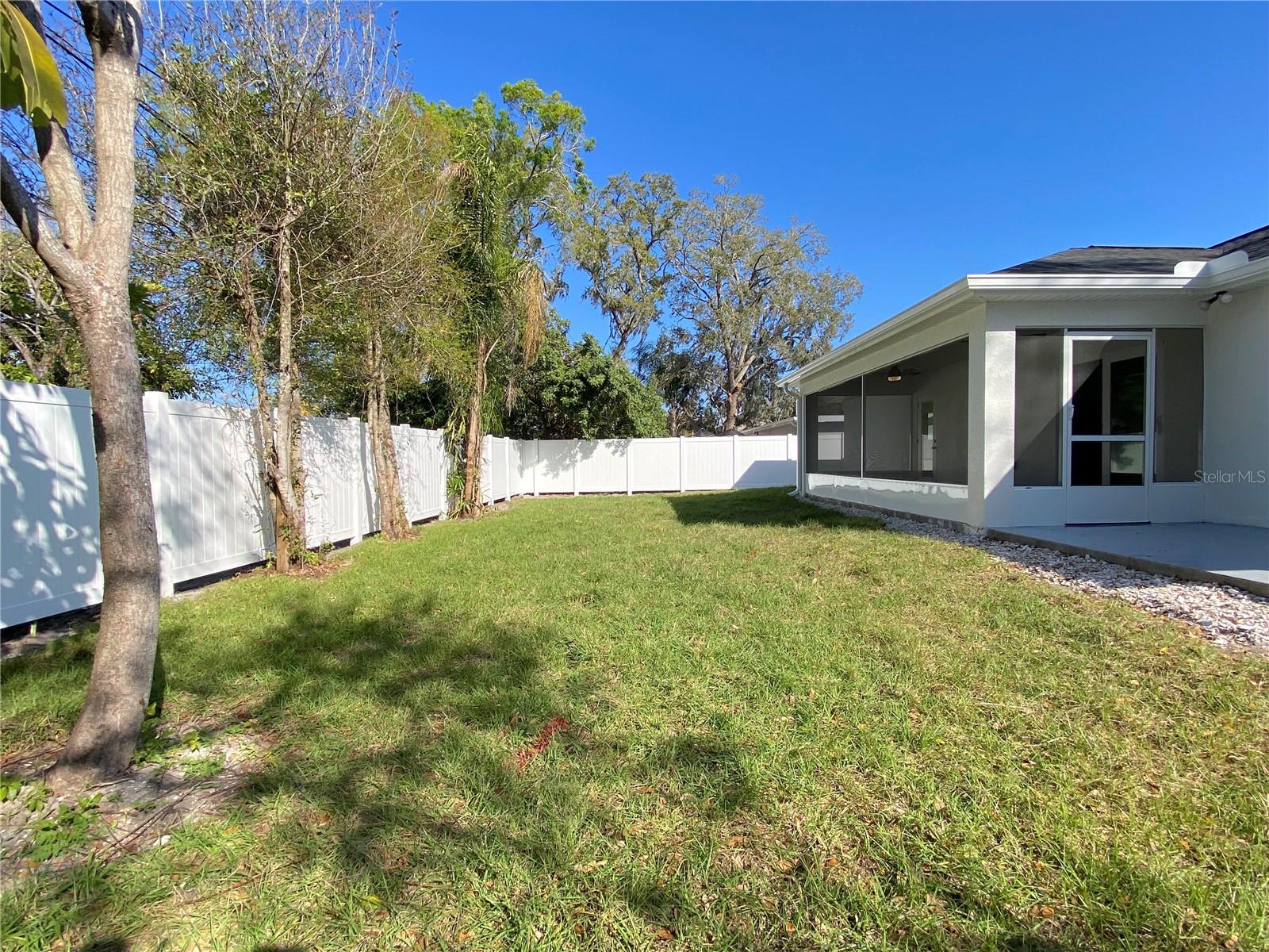 3887 HAWKEYE CIR