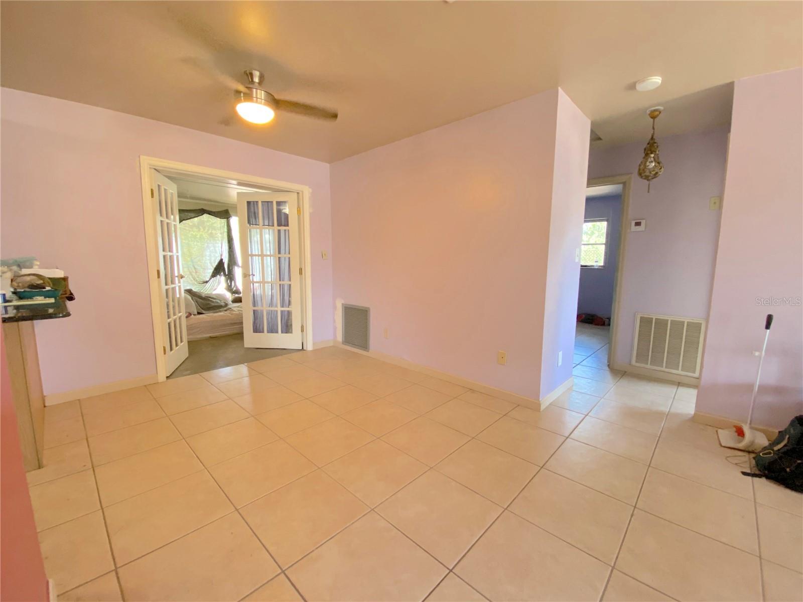 3864 HAWKEYE CIR