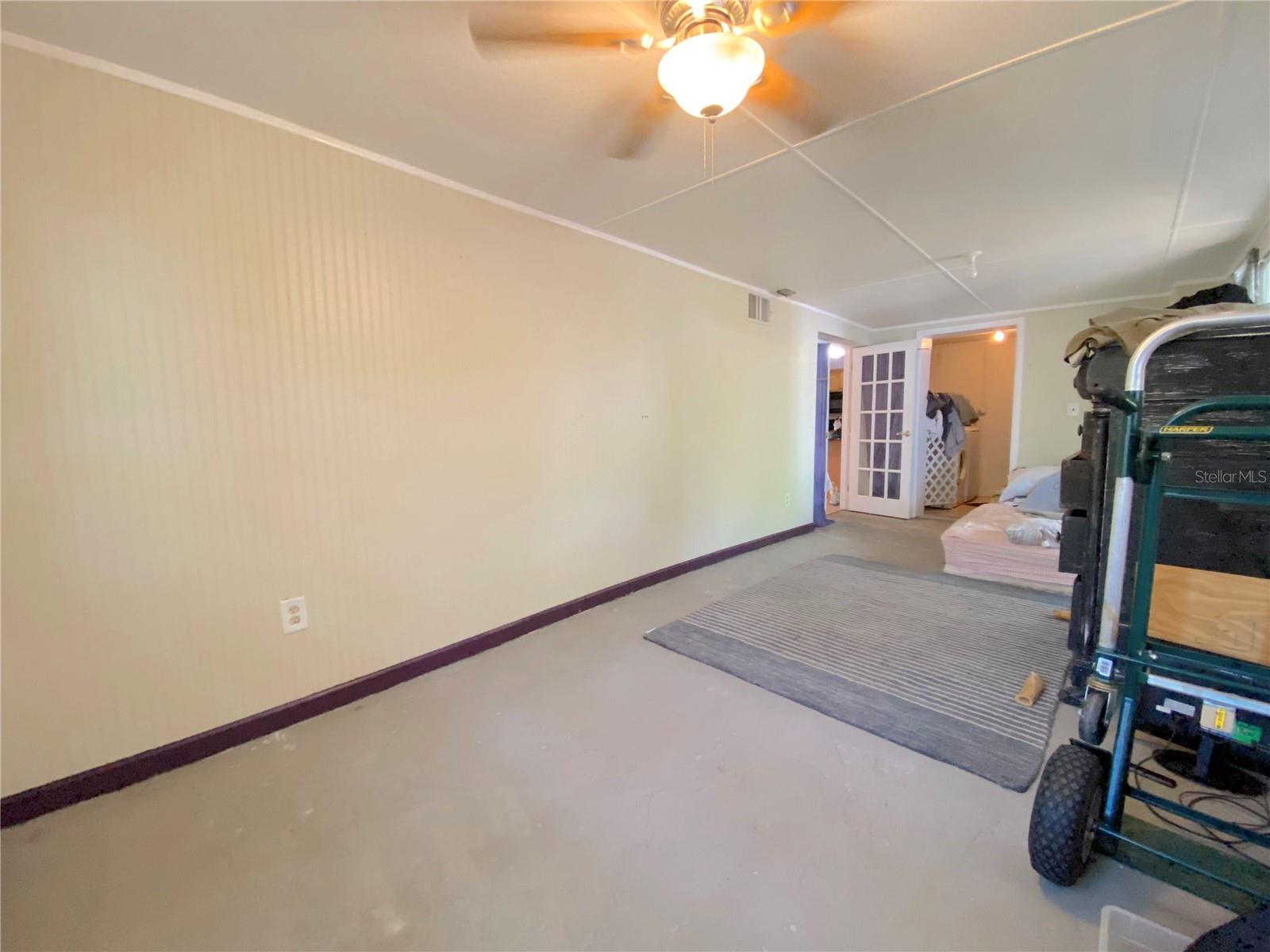 3864 HAWKEYE CIR