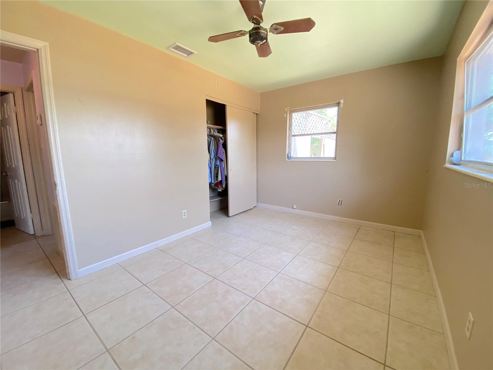 3864 HAWKEYE CIR