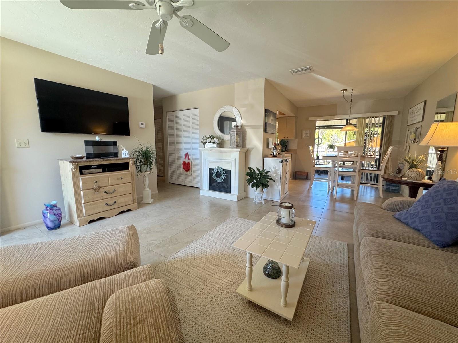 452 N JEFFERSON AVE #117
