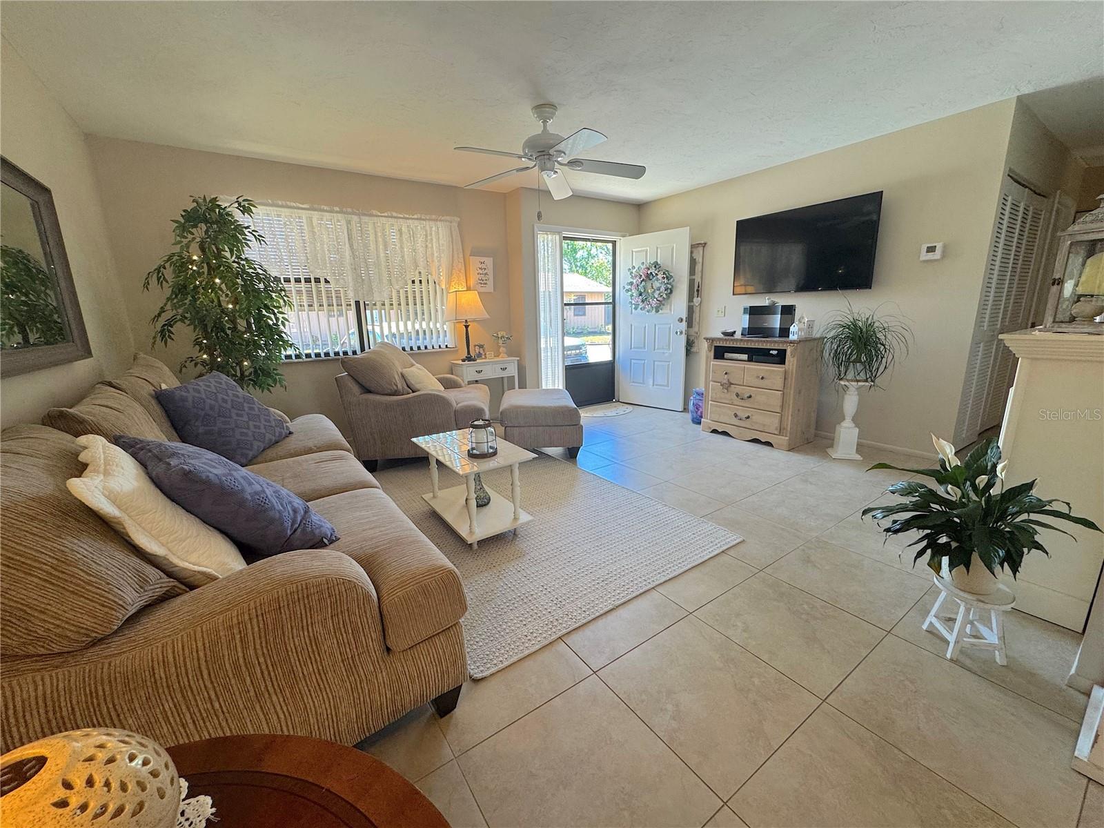 452 N JEFFERSON AVE #117